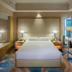 Отель DoubleTree by Hilton Hotel Xiamen - Wuyuan Bay Китай, Сямынь - отзывы, цены и фото номеров - забронировать отель DoubleTree by Hilton Hotel Xiamen - Wuyuan Bay онлайн комната для гостей фото 4