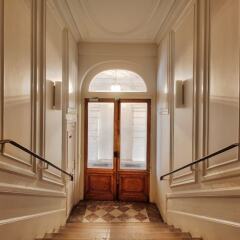 Отель Luminous Apt near Galerie Lafayette Париж интерьер отеля