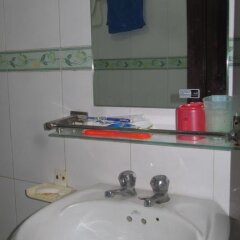 Отель Nga Trang Hotel Вьетнам, Халонг - отзывы, цены и фото номеров - забронировать отель Nga Trang Hotel онлайн ванная