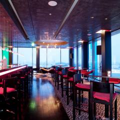 Отель Vienna House Andel´s Berlin гостиничный бар