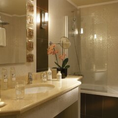 Отель Porto Palace Салоники ванная