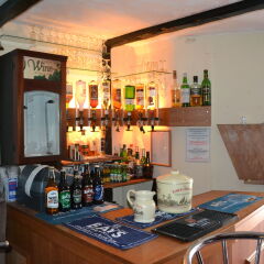 Отель The Sandpiper Guest House гостиничный бар