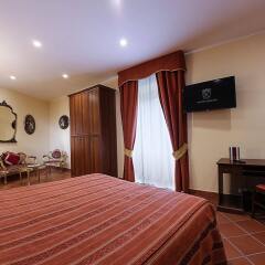 Grand Hotel Capodimonte сейф в номере