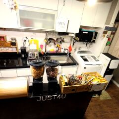 Отель Just4u Guesthouse в номере