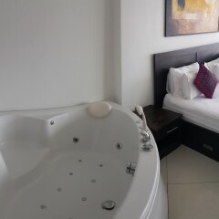 Отель Vtsix Condo Service at View Talay Condo спа