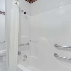 Microtel Inn & Suites by Wyndham Pooler/Savannah in Pooler, United States of America from 116$, photos, reviews - zenhotels.com bathroom photo 2