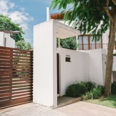 Отель Pranaluxe Pool Villa Holiday Home парковка