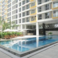 Апартаменты Bluesky Serviced Apartment Airport Plaza бассейн фото 3