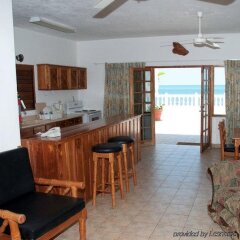 Отель Beach House Villas в номере