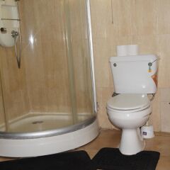 Отель Charlies Place And Suite сауна