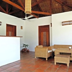 Отель El Nido Mahogany Beach интерьер отеля