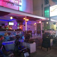 Zip Hotel & Bar Паттайя гостиничный бар