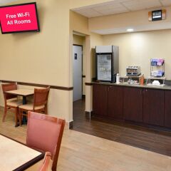 Отель Red Roof Inn & Suites Columbus - W. Broad США, Колумбус - отзывы, цены и фото номеров - забронировать отель Red Roof Inn & Suites Columbus - W. Broad онлайн питание