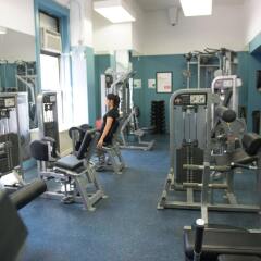 Отель Green Point YMCA фитнесс-зал фото 4