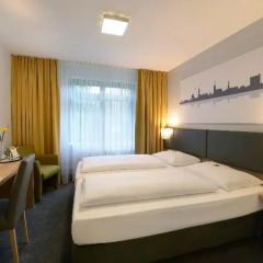 GHOTEL hotel & living Hannover 3* Стандартный номер с двуспальной кроватью фото 2