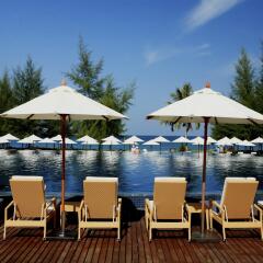 Отель Splash Beach Resort бассейн фото 2