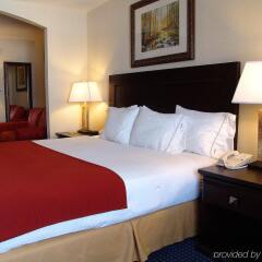 Holiday Inn Express Hotel & Suites Hinton комната для гостей фото 2