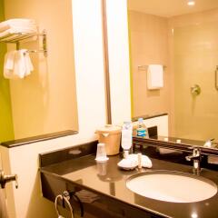 Отель Fairfield Inn by Marriott Los Cabos Мексика, Кабо-Сан-Лукас - отзывы, цены и фото номеров - забронировать отель Fairfield Inn by Marriott Los Cabos онлайн ванная