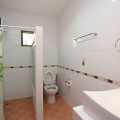 Отель Baan Kanittha - 4 Bedrooms Garden Villa ванная