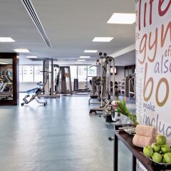 Отель Media Rotana Dubai ОАЭ, Дубай - 2 отзыва об отеле, цены и фото номеров - забронировать отель Media Rotana Dubai онлайн фитнесс-зал фото 4