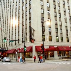 Отель Travelodge by Wyndham Downtown Chicago городской автобус