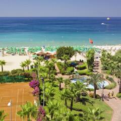 Riviera Hotel & Spa пляж