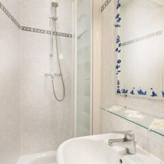 Отель Hipotel Paris Gare du Nord Merryl ванная