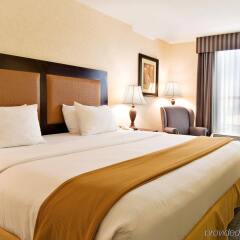 Отель Holiday Inn Express Vancouver-Metrotown (Burnaby) Канада, Бурнаби - отзывы, цены и фото номеров - забронировать отель Holiday Inn Express Vancouver-Metrotown (Burnaby) онлайн комната для гостей фото 4