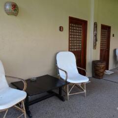 Отель Hibiscus Garden Inn Филиппины, Пуэрто-Принцеса - отзывы, цены и фото номеров - забронировать отель Hibiscus Garden Inn онлайн балкон