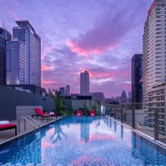Отель Travelodge Sukhumvit 11 Бангкок бассейн фото 3