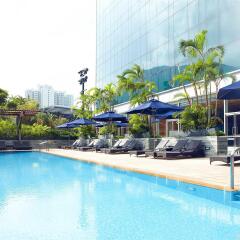 Отель Novotel Citygate Hong Kong бассейн фото 2