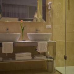 Hotel Miramare Чивитанова-Марке ванная