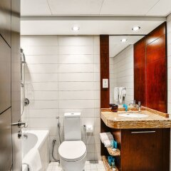 Отель Mayfair - Ease by Emaar Two Bedroom ванная