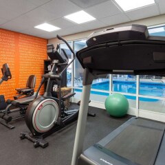 Отель La Quinta Inn & Suites Columbus West - Hilliard фитнесс-зал фото 2