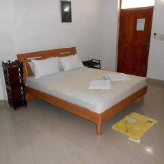 Отель Shanith Guesthouse сейф в номере