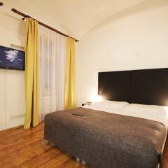 Апартаменты Old Town Apartments Прага сейф в номере