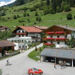 Hotel Haller Рачинес-Ратскингс парковка
