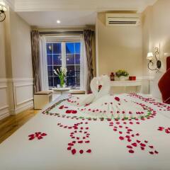 Calypso Suites Hotel сейф в номере