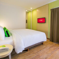 Отель Zest Legian by Swiss-Belhotel International - CHSE Certified Индонезия, Кута - 2 отзыва об отеле, цены и фото номеров - забронировать отель Zest Legian by Swiss-Belhotel International - CHSE Certified онлайн комната для гостей фото 4