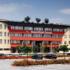 Отель Airporthotel Verona Congress & Relax парковка
