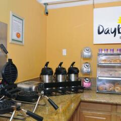 Отель Days Inn Neptune Beach банкомат