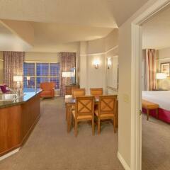 Отель Hilton Grand Vacations at The Flamingo США, Лас-Вегас - отзывы, цены и фото номеров - забронировать отель Hilton Grand Vacations at The Flamingo онлайн комната для гостей