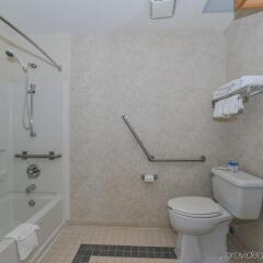 Отель Canadas Best Value Inn Langley Лэнгли фото 2