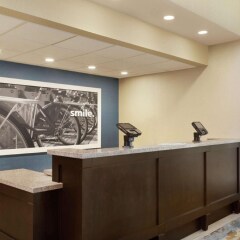 Отель Hampton Inn & Suites Springdale интерьер отеля