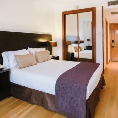 Отель Rafaelhoteles Atocha комната для гостей