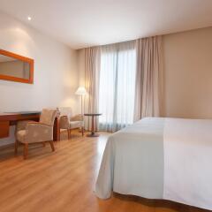 Отель Tryp Valencia Oceánic Hotel Испания, Валенсия - отзывы, цены и фото номеров - забронировать отель Tryp Valencia Oceánic Hotel онлайн комната для гостей фото 3