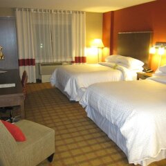 Отель Four Points by Sheraton Niagara Falls США, Ниагара-Фолс - отзывы, цены и фото номеров - забронировать отель Four Points by Sheraton Niagara Falls онлайн комната для гостей фото 4