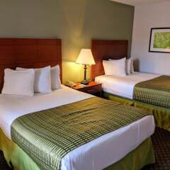 Отель Days Inn by Wyndham Asheville West комната для гостей