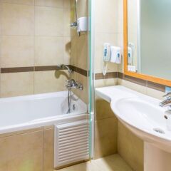 Отель Julian Forest Suites- All Inclusive ванная