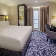 Отель Hilton London Euston 4* Стандартный семейный номер с двуспальной кроватью